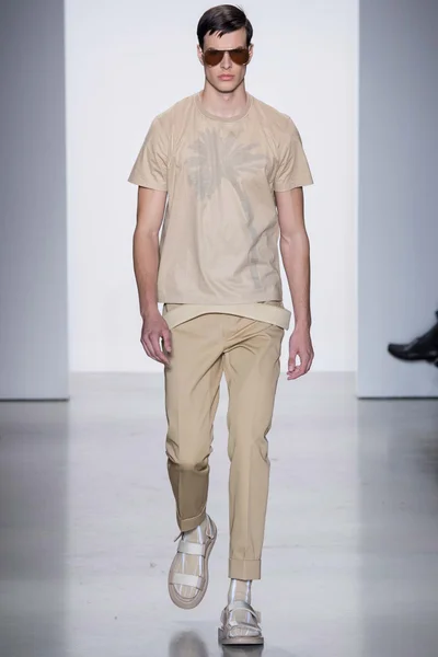 Look 22